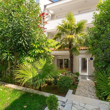 Modern Apartment Zen With Private Garden Poreč Eksteriør billede