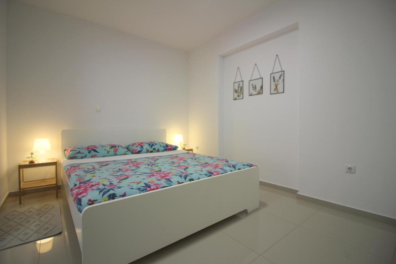 Modern Apartment Zen With Private Garden Poreč Eksteriør billede