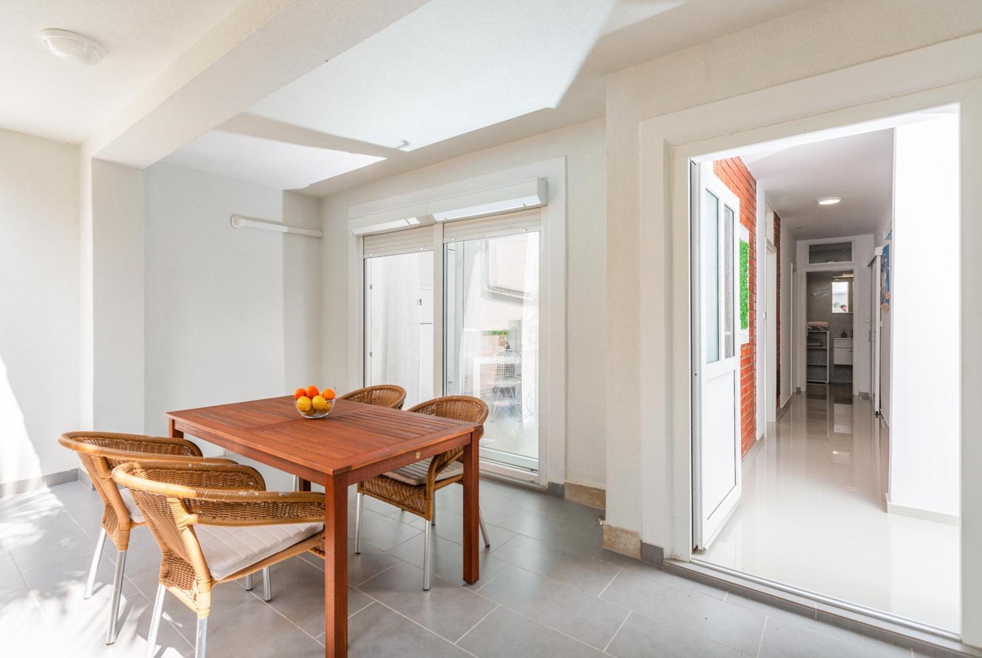 Modern Apartment Zen With Private Garden Poreč Eksteriør billede