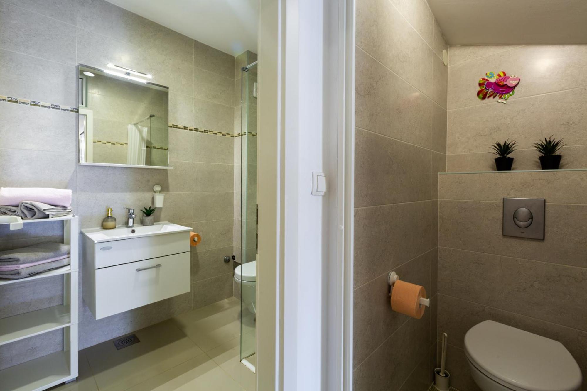 Modern Apartment Zen With Private Garden Poreč Eksteriør billede